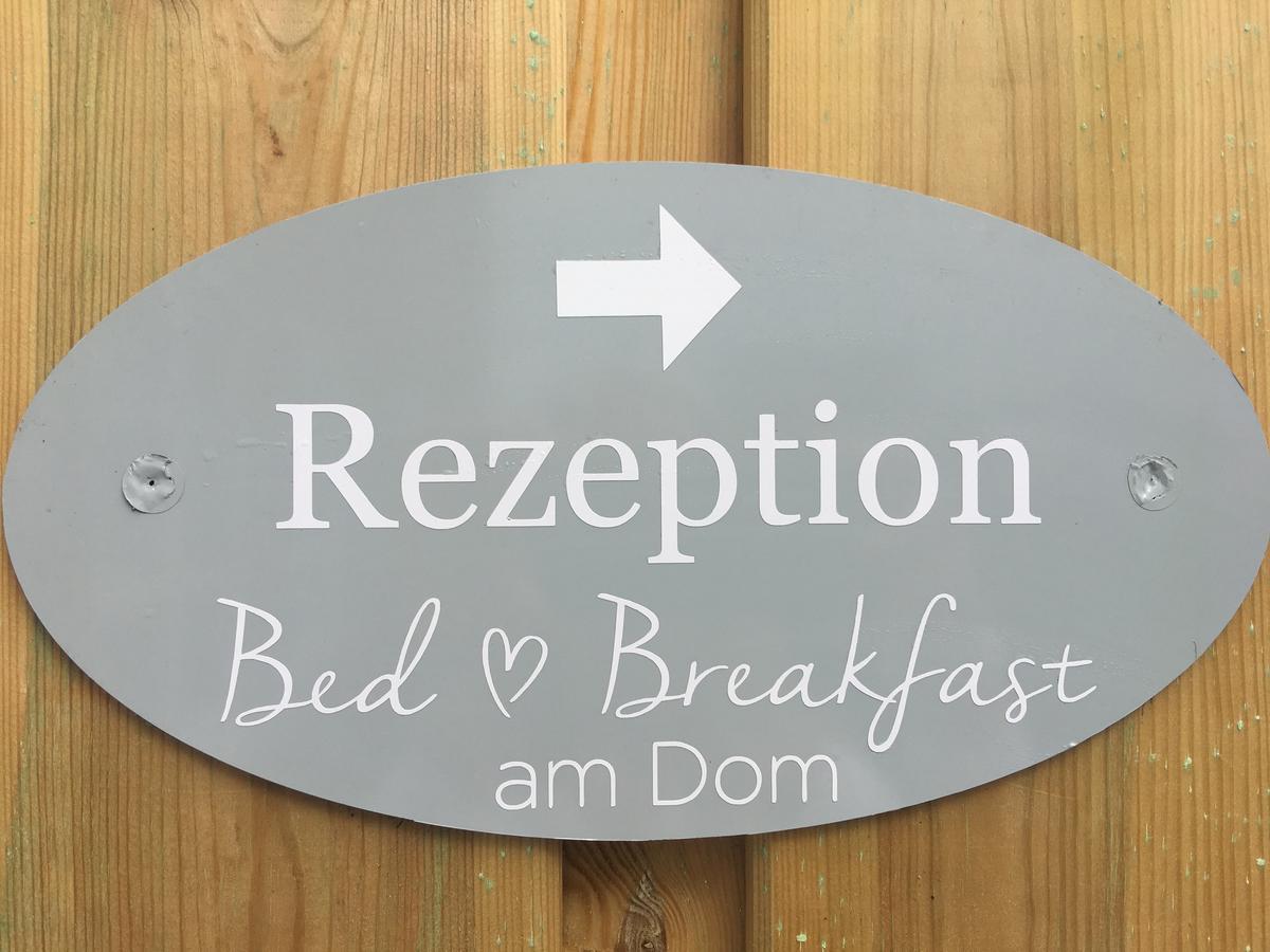 Hotel Bed & Breakfast Am Dom ชลีสวิก ภายนอก รูปภาพ